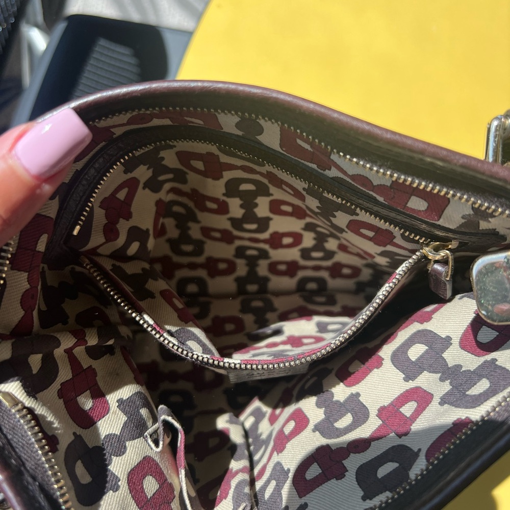 Gucci Cream and Brown Crossbody Bag with Monogram - Picture 7 of 9